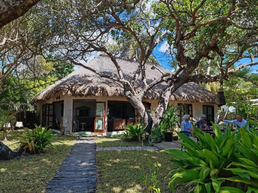 Casa con tetto di paglia e giardino di Casa Isa, Inhassoro