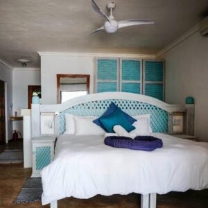 Quarto da suíte deluxe à beira-mar em Castelo Beach Resort, Linga Linga