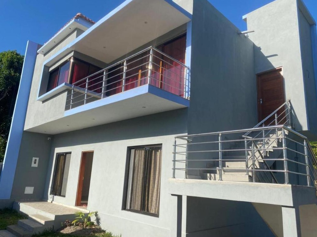 Exterior de Estha's Apartments, Bilene