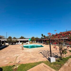 Cour et piscine de Executive Manica Hotel, Chimoio