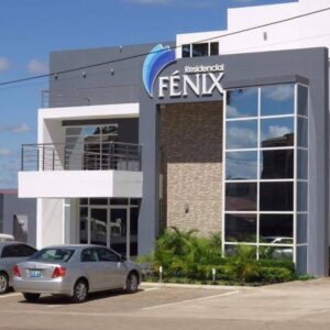 Esterno dell'edificio dell'Hotel Fenix (Residencial Fenix) in Rua FPLM a Nampula, in Mozambico