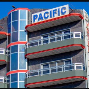 Außenansicht von Hotel Pacific, einem mehrstöckigen Hotelgebäude in Cidade Alta, Nacala, Mosambik