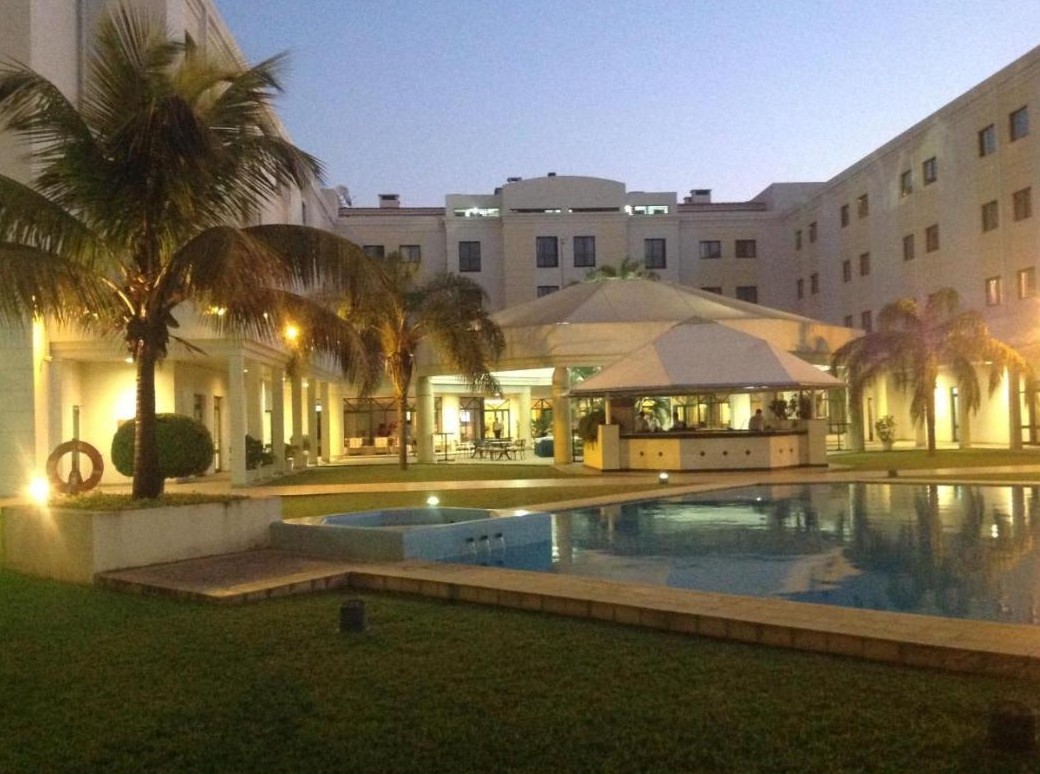 Poolhof des Hotel VIP Grand Maputo