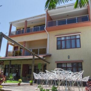 Kutenga Guest House: exterior e terraço ajardinado, Sommerschield, Maputo