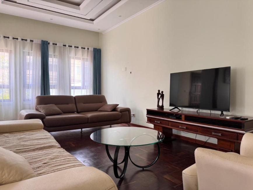 Sala de estar em The Embassy, Beira