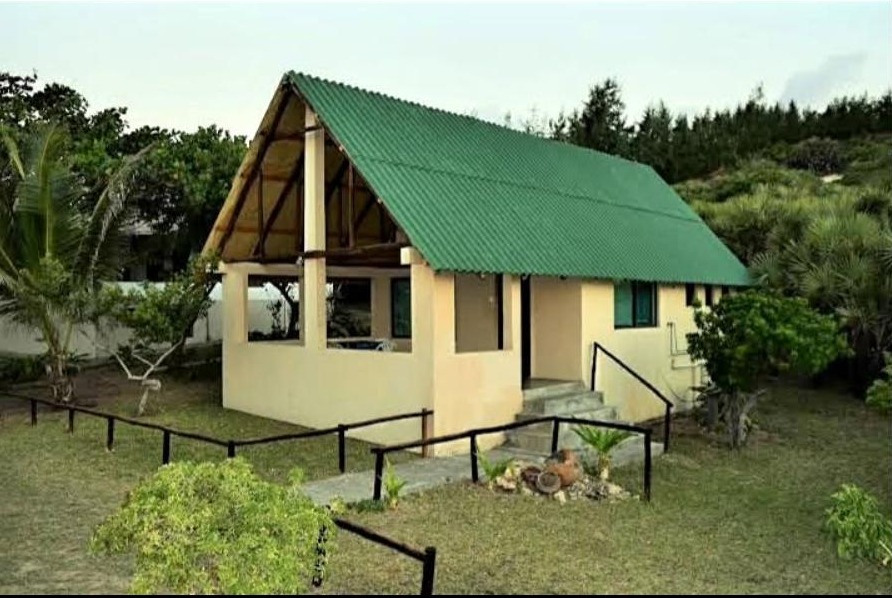 Tofinho Beach Cottages — коттедж с собственной кухней у пляжа Tofinho, Мозамбик